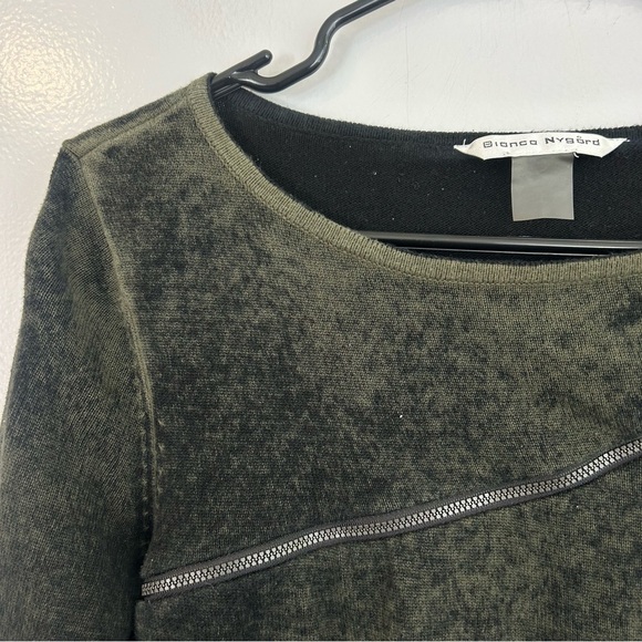 Bianca Nygard Olive Green & Black Asymmetrical Zipper Pullover Sweater Medium - Picture 3 of 10